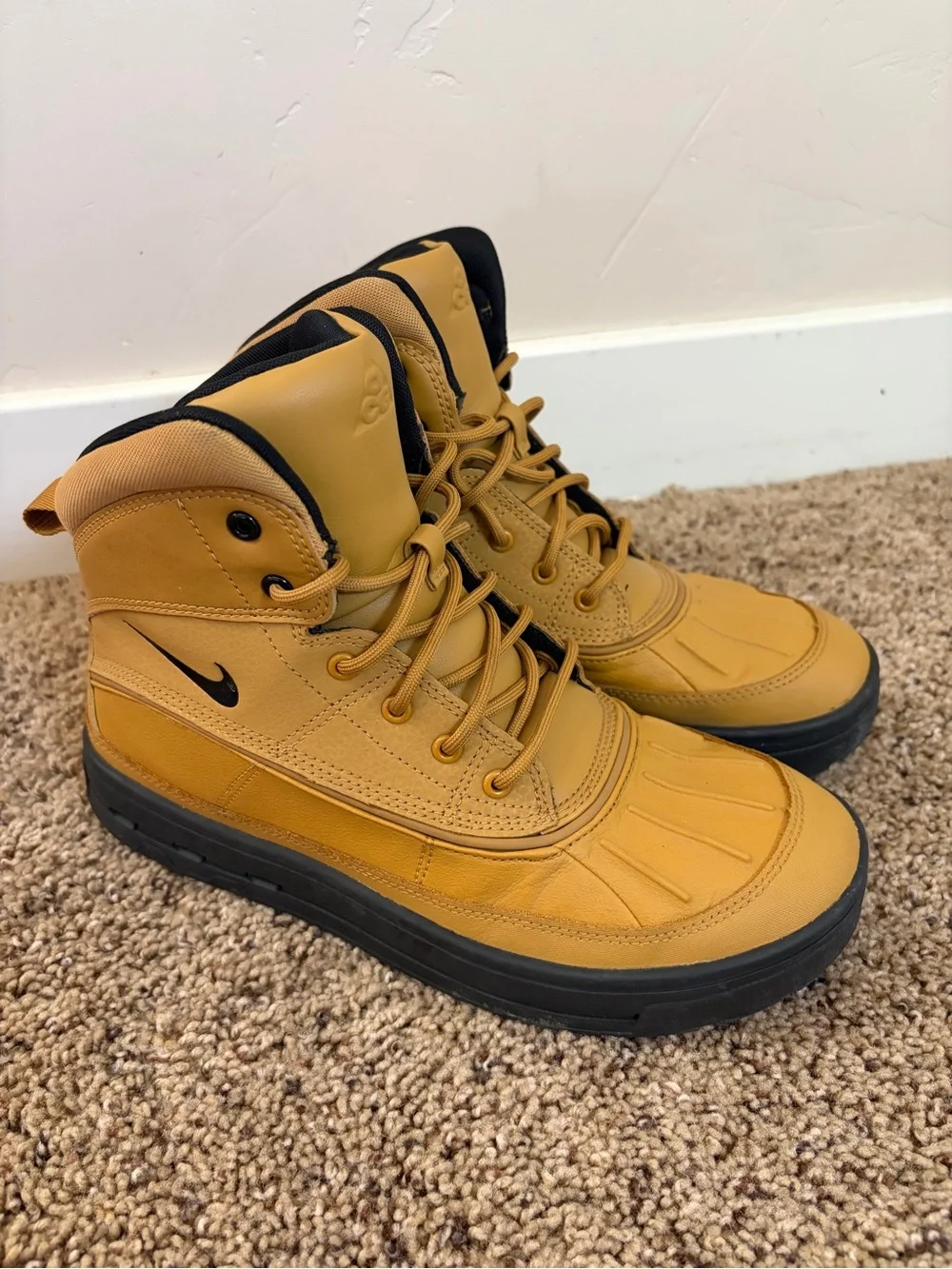 Nike Woodside 2 ACG Boot High PS 'Wheat' Tan Youth size 6.5